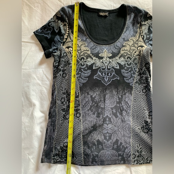 Vanilla Sugar | M | Black & blue patterned round neck short sleeve top - Picture 3 of 4